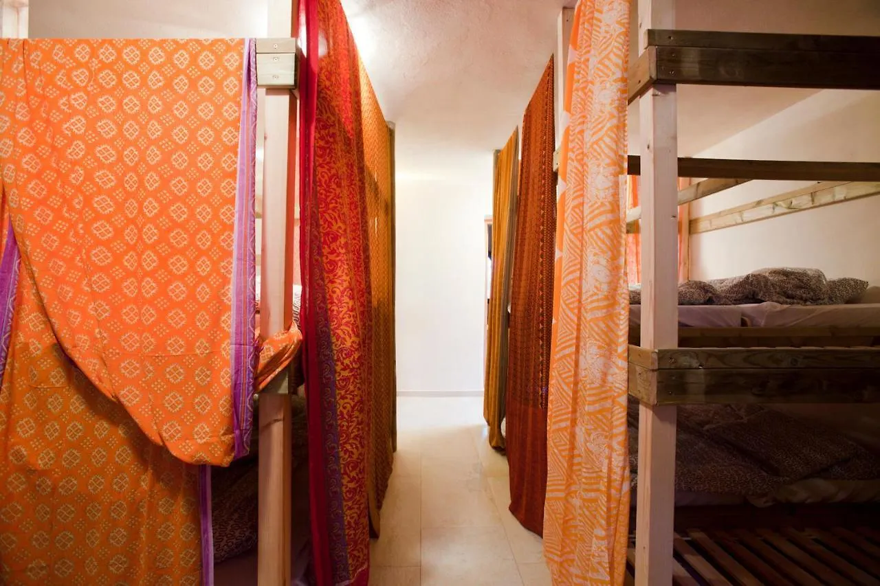 Hostal Cal Pau Cruset Torrelles de Foix 0*,